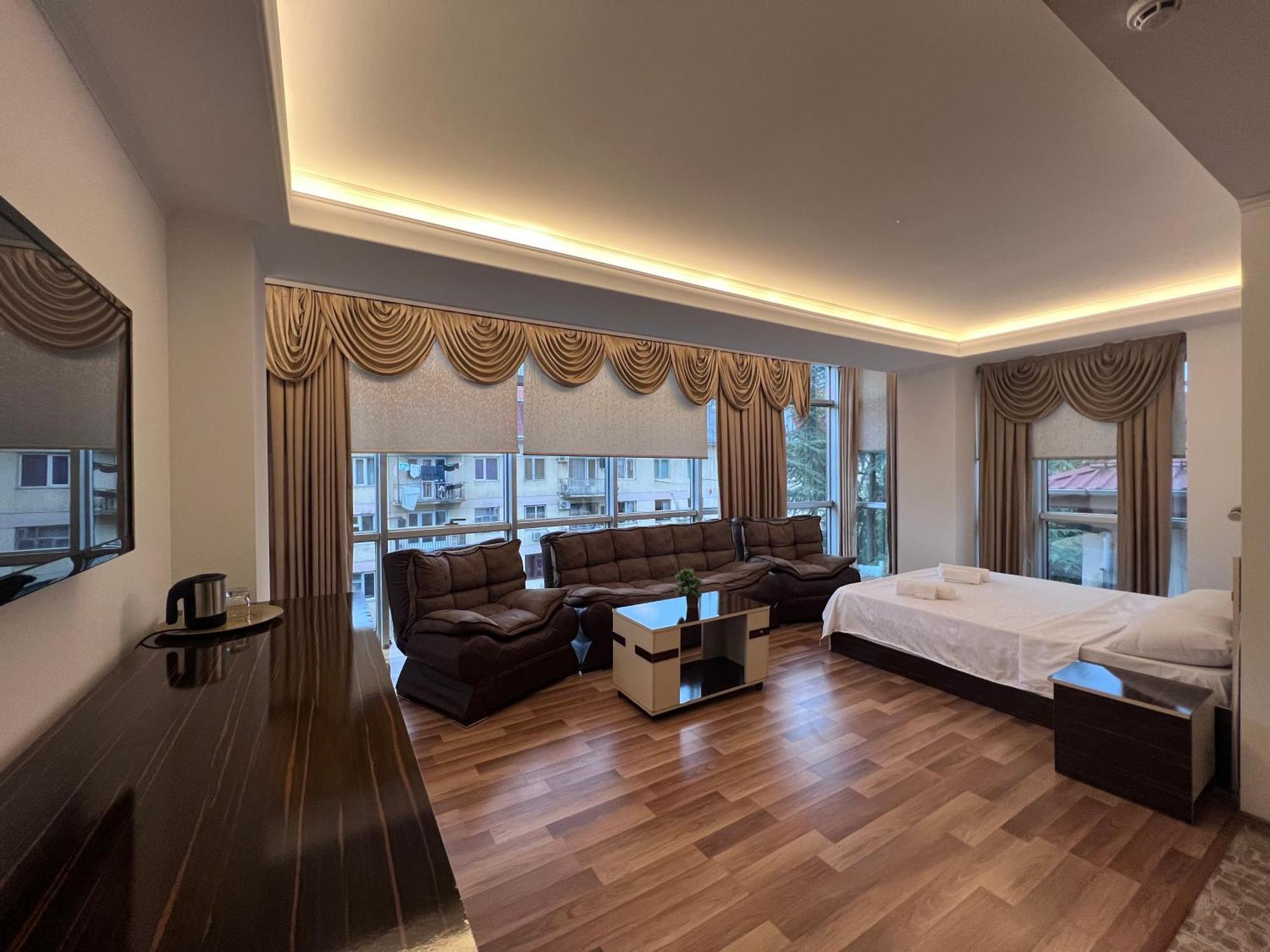 Hotel Argo บาทูมิ ภายนอก รูปภาพ